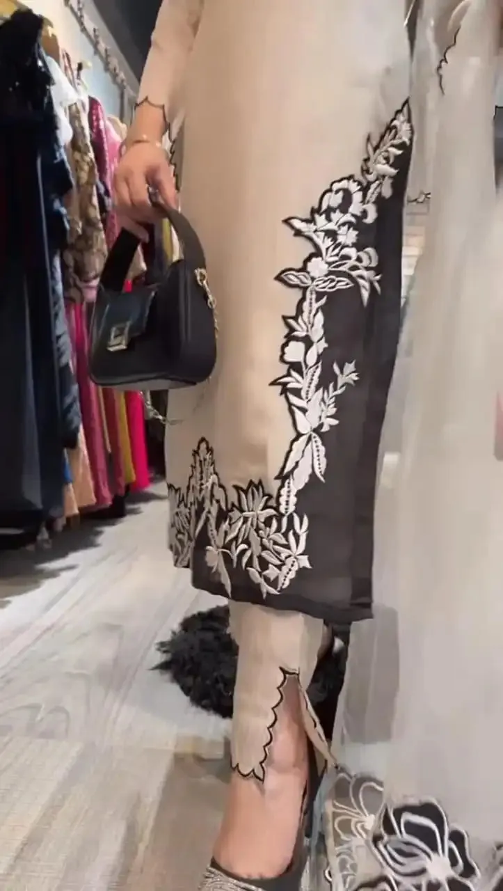AB-SkinBlack - Image 2